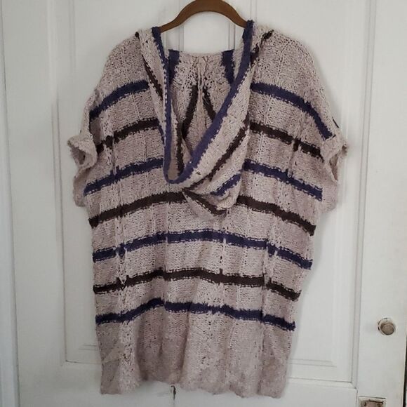 Mystree Striped Hooded Knit Top - Picture 8 of 8